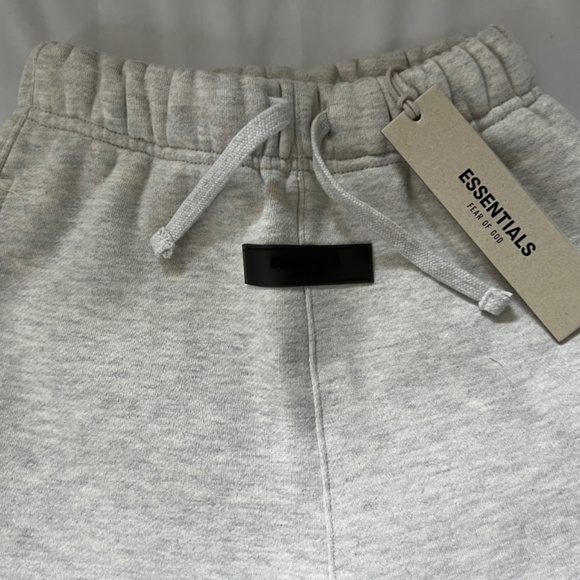 Fear of God Essentials Kids “Light Oatmeal” 1977 Relaxed Lounge Pants Size S - Picture 3 of 11